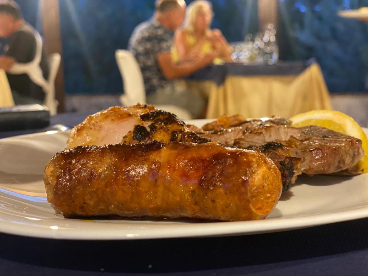 Hotel Lo Smeraldo Roccavivara Exteriör bild
