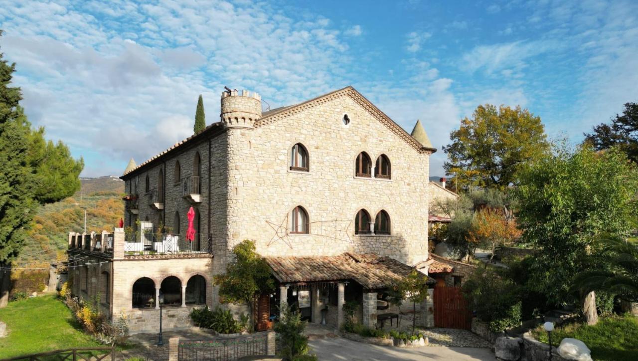 Hotel Lo Smeraldo Roccavivara Exteriör bild